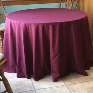 Burgundy 52 in. Polyester tablecloths.